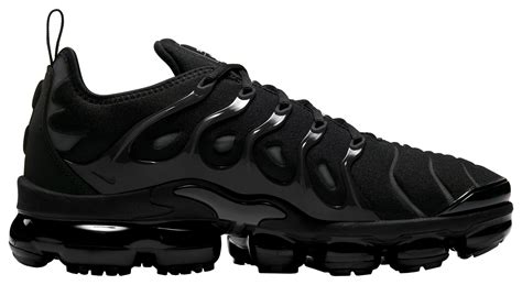 nike vapormax plus foot locker